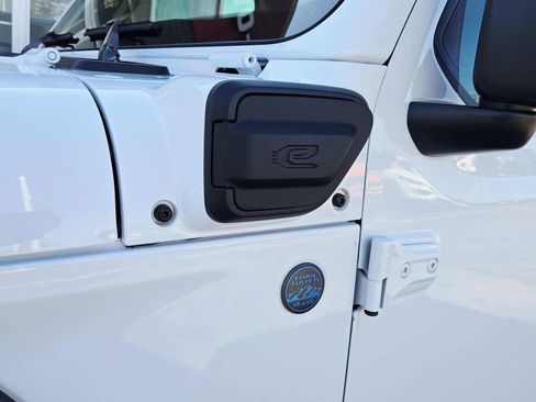 Used 2025 Jeep Wrangler Unlimited Sahara image 20