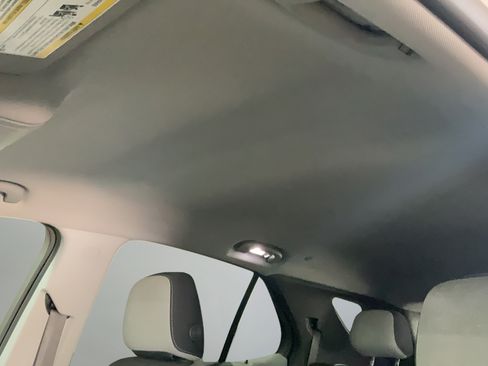 Certified 2024 Chevrolet Equinox LS w/ LS Convenience Package FWD image 18