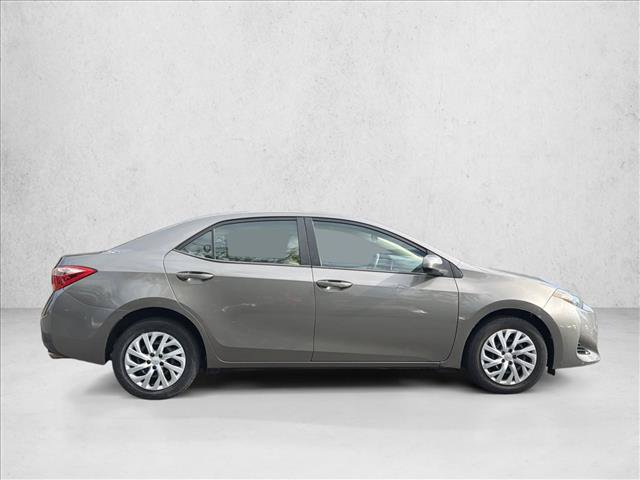 Used 2018 Toyota Corolla LE w/ Carpet Mat Package (TMS) FWD image 5