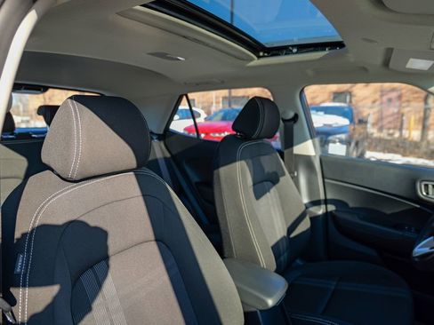 Used 2024 Hyundai Venue SEL image 34