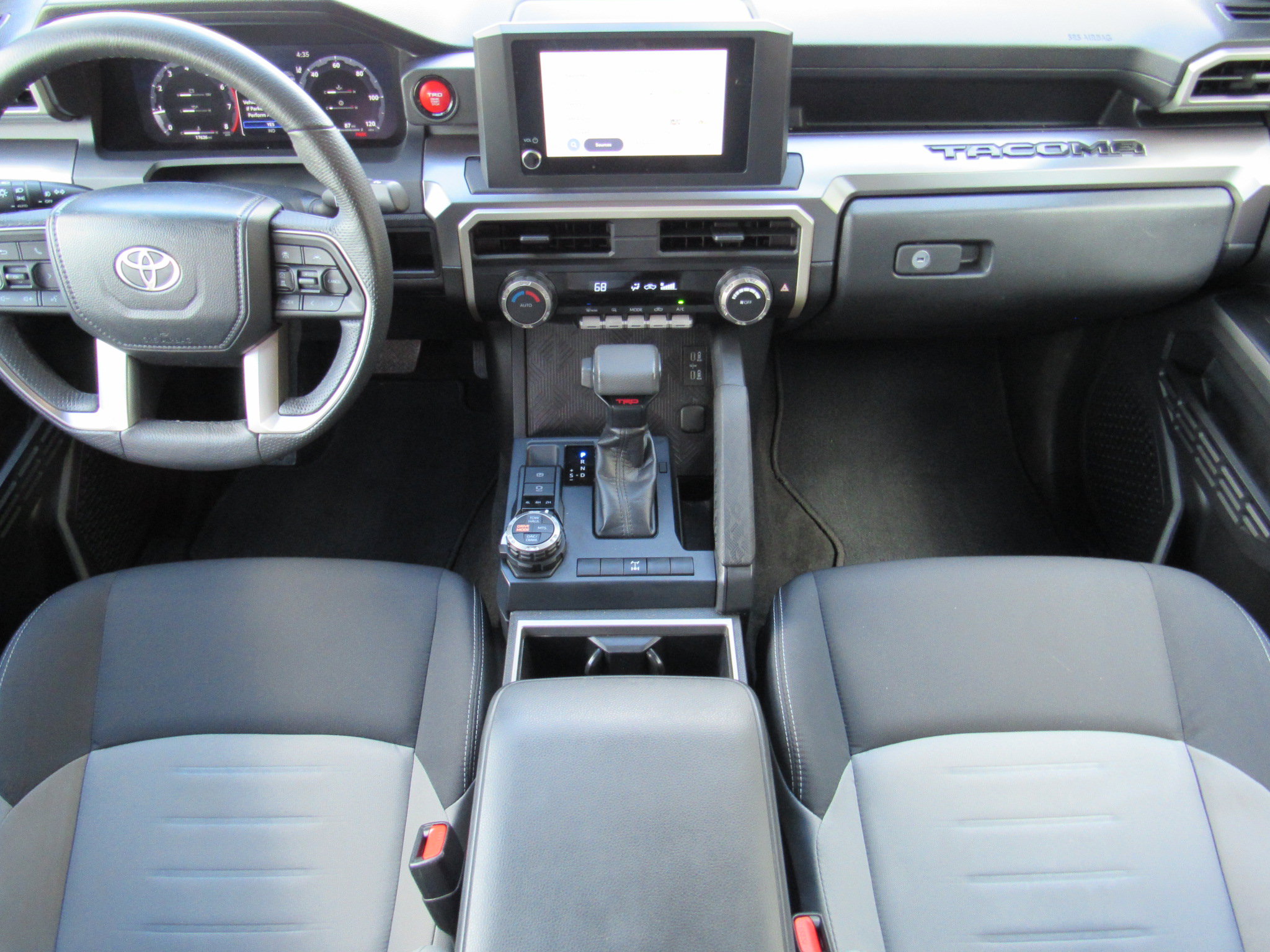 Used 2025 Toyota Tacoma TRD Off-Road AWD/4WD image 31