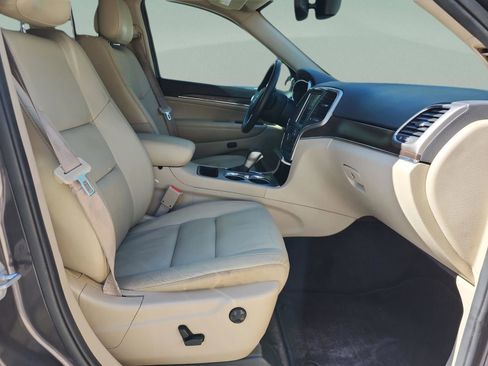 Used 2018 Jeep Grand Cherokee Limited image 18