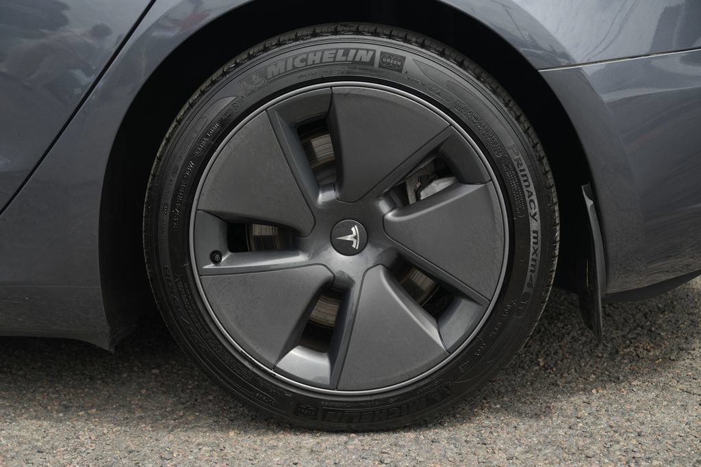 Used 2023 Tesla Model 3 Standard Range RWD image 14