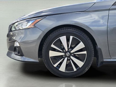 Used 2019 Nissan Altima 2.5 SV FWD image 9