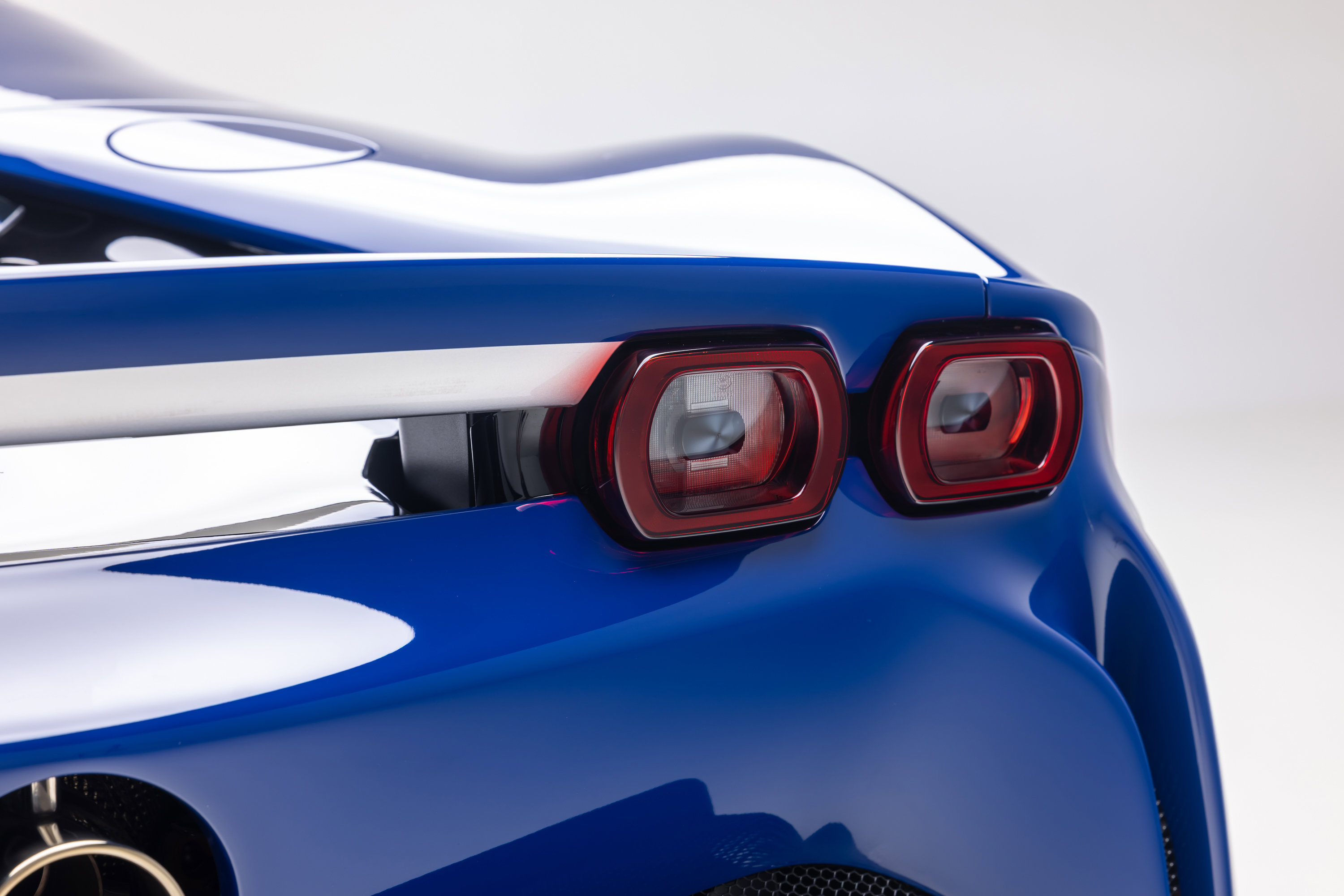 Certified 2022 Ferrari SF90 Spider AWD/4WD image 21