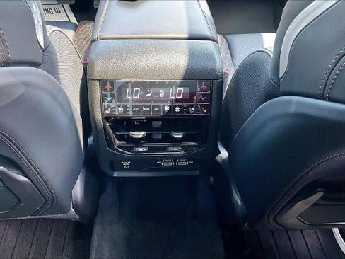 Used 2025 Jeep Grand Cherokee L Summit AWD/4WD image 10
