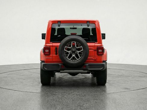 Used 2025 Jeep Wrangler Sahara image 6