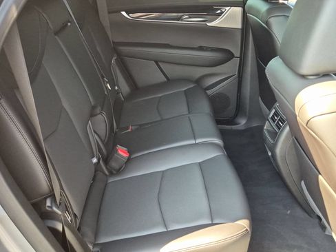 Certified 2024 Cadillac XT5 Premium Luxury w/ LPO, Floor Liner Package AWD/4WD image 27