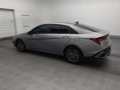 Used 2024 Hyundai Elantra SEL FWD image 3