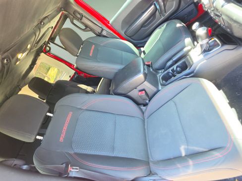 Used 2019 Jeep Wrangler Unlimited Rubicon AWD/4WD image 16