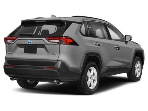 Used 2021 Toyota RAV4 XLE image 3
