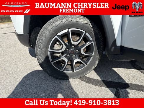 Used 2025 Jeep Compass Trailhawk AWD/4WD image 26