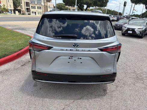 Used 2021 Toyota Sienna Limited AWD/4WD image 6
