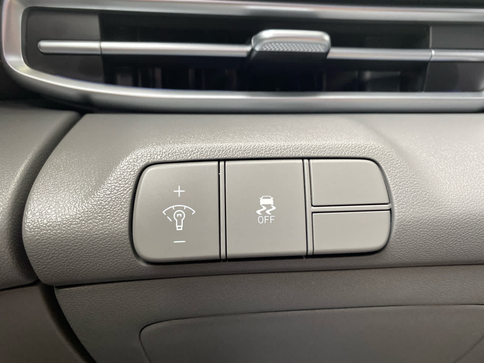 Used 2025 Hyundai Elantra SEL FWD image 21