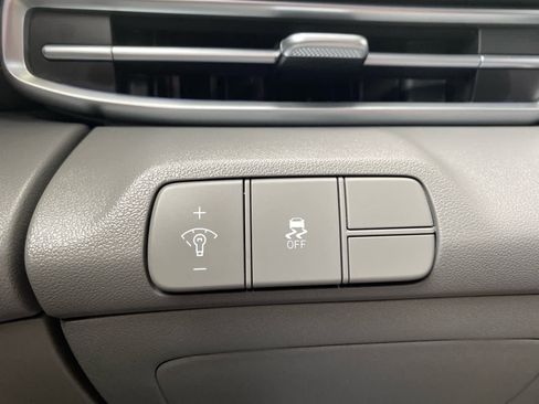 Certified 2025 Hyundai Elantra SEL image 21