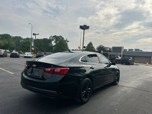 Used 2016 Chevrolet Malibu LT FWD image 4