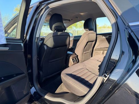 Used 2016 Ford Fusion SE AWD/4WD image 8