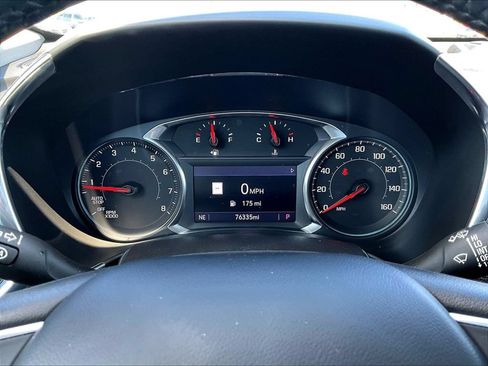 Used 2022 Chevrolet Equinox Premier AWD/4WD image 16