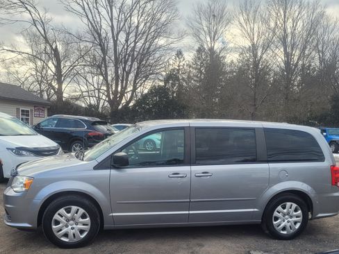 Used 2017 Dodge Grand Caravan SE w/ Power Window Group image 5