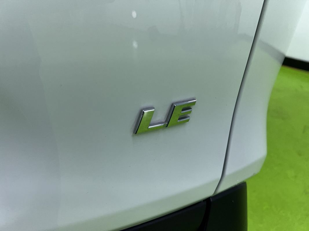 Used 2021 Toyota RAV4 LE FWD image 14