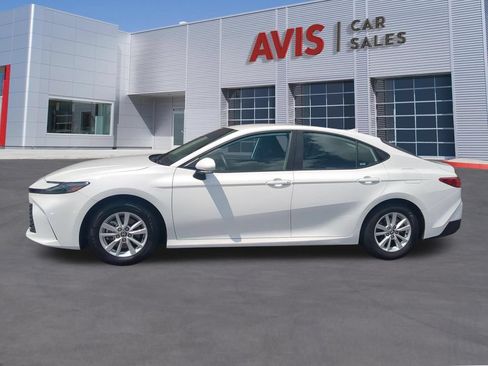 Used 2025 Toyota Camry LE FWD image 10