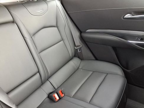 Used 2025 Cadillac XT4 Premium Luxury image 18