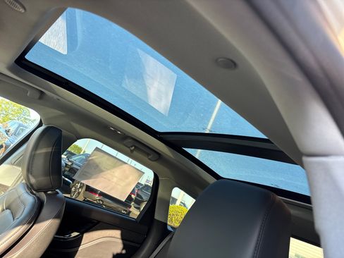 Certified 2022 Lincoln Corsair AWD w/ Premium Package image 26