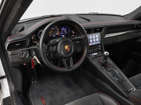 Certified 2018 Porsche 911 GT3 RWD image 44