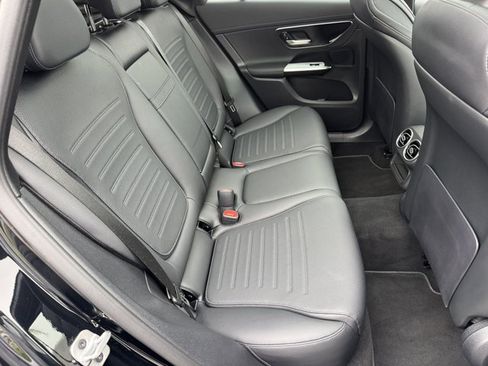 Used 2026 Mercedes-Benz GLC 300 image 8