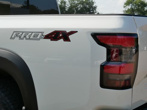 Certified 2024 Nissan Frontier PRO-4X w/ Pro Premium Package AWD/4WD image 17