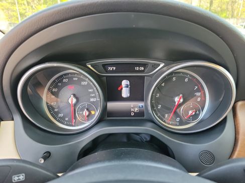 Used 2019 Mercedes-Benz GLA 250 4MATIC image 16