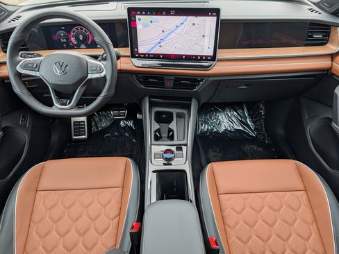 New 2026 Volkswagen Tiguan SEL R-Line AWD/4WD image 10