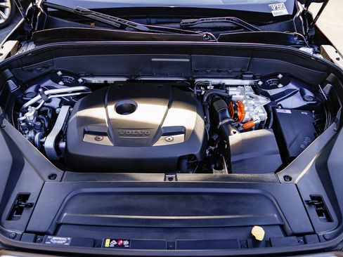 Used 2024 Volvo XC90 T8 Ultimate w/ Protection Package Premier image 31