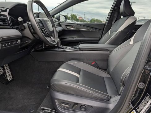 Used 2025 Toyota Camry SE w/ Convenience Package FWD image 26
