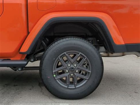 New 2025 Jeep Gladiator Sport image 13