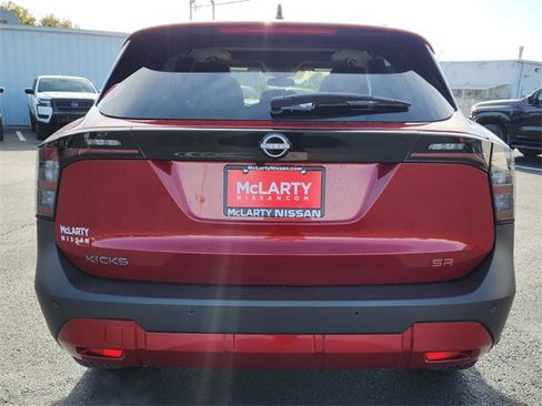 New 2026 Nissan Kicks SR w/ SR Premium Package image 4