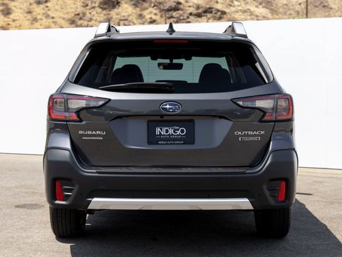 Used 2022 Subaru Outback Touring AWD/4WD image 6