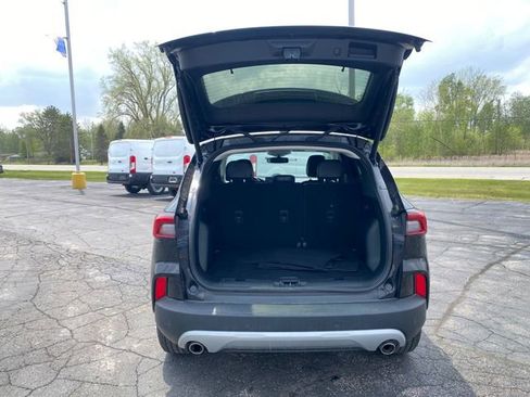 Used 2025 Ford Escape Platinum AWD/4WD image 17