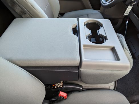 Used 2022 Ford F250 XL w/ Power Equipment Group image 31