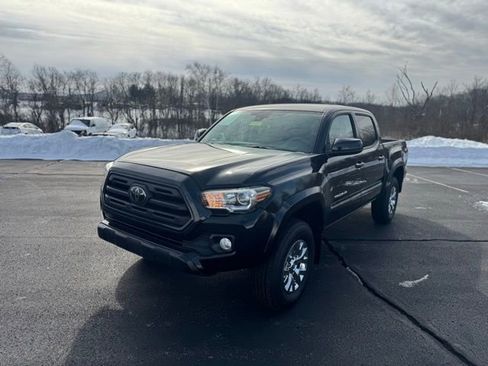 Used 2018 Toyota Tacoma SR5 image 7