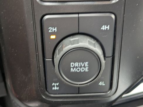 New 2025 Ford F250 Platinum w/ FX4 Off-Road Package image 23