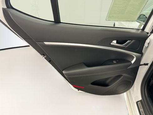Used 2025 Genesis G70 2.5T AWD/4WD image 27