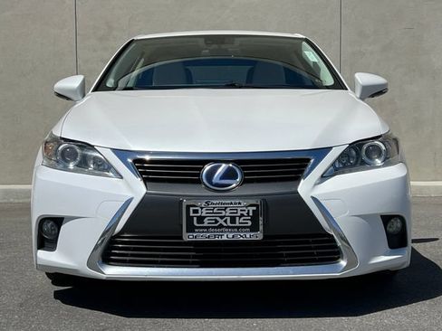 Used 2016 Lexus CT 200h w/ Navigation Package FWD image 3