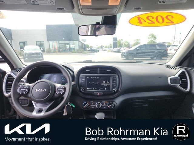 Used 2024 Kia Soul LX w/ Option Group 015 FWD image 10