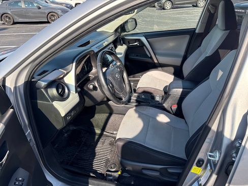 Used 2018 Toyota RAV4 XLE w/ Plus Extra Value Package AWD/4WD image 11