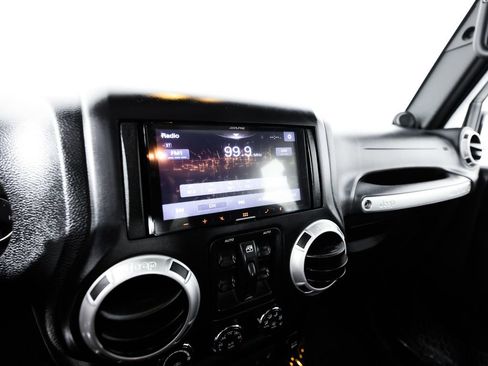 Used 2014 Jeep Wrangler Unlimited Rubicon w/ Dual Top Group AWD/4WD image 25