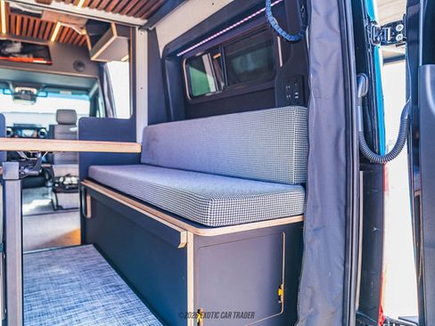 Used 2024 Mercedes-Benz Sprinter 2500 image 63