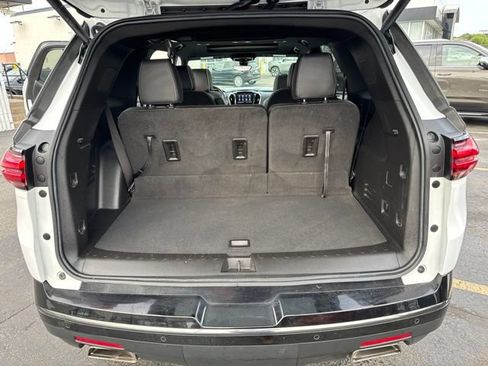 Used 2022 Chevrolet Traverse Premier w/ Redline Edition AWD/4WD image 15