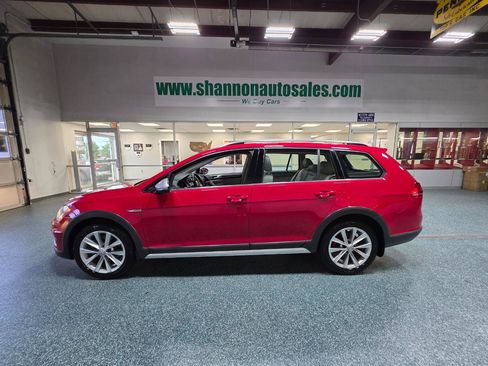 Used 2017 Volkswagen Golf Alltrack SE AWD/4WD image 11