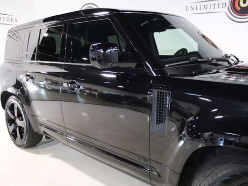 Used 2023 Land Rover Defender 110 V8 AWD/4WD image 8